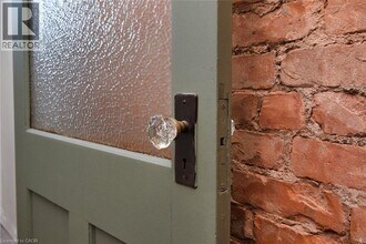 150 Victoria Ave N in Hamilton, ON - Building Photo - Building Photo