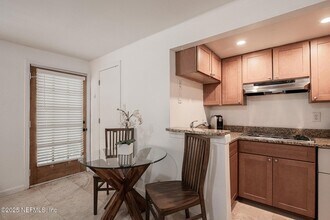 4 20th Ave S, Unit LOWER UNIT in Jacksonville Beach, FL - Building Photo - Building Photo
