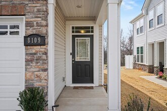 8109 Overmeadow Ln in Charlotte, NC - Building Photo - Building Photo