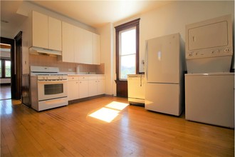 3906 N Ashland Ave-Unit -3 in Chicago, IL - Building Photo - Building Photo