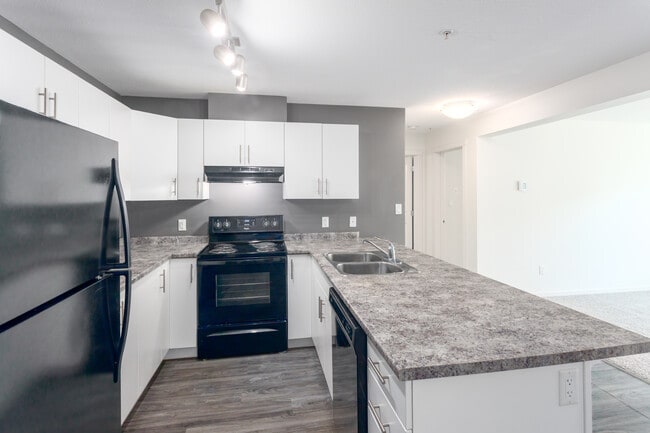 Heritage Valley Apartments in Edmonton, AB - Building Photo - Interior Photo