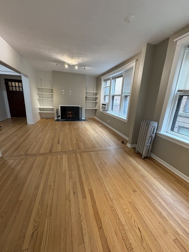 property at 2743 N Hampden Ct