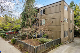 731 Broadway E in Seattle, WA - Building Photo - Primary Photo