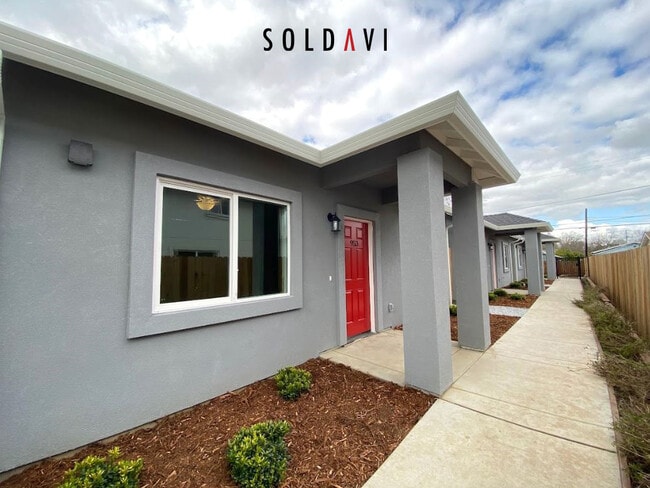 953 W 18th St, Unit 957 in Merced, CA - Foto de edificio - Building Photo