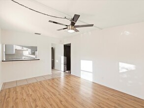 237 Emory Plz in Orlando, FL - Foto de edificio - Building Photo