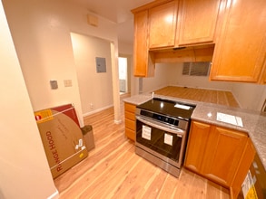 552 Everett Ave in Palo Alto, CA - Building Photo - Building Photo