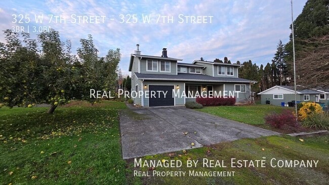 325 W 7th St in La Center, WA - Building Photo - Building Photo