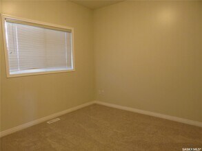 3810-3810 Dewdney Ave E in Regina, SK - Foto de edificio - Building Photo