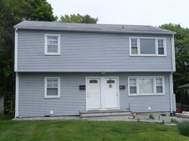 8 1/2 Girard St in Norwalk, CT - Building Photo
