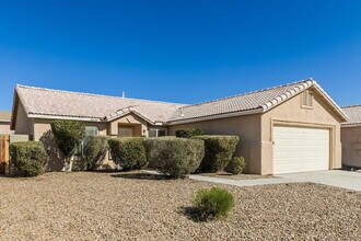 4030 W Red Coach Ave, Unit 3 in North Las Vegas, NV - Building Photo - Building Photo