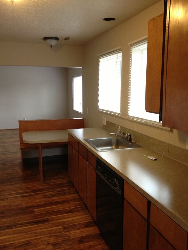 4224-4224 N Commercial Ave in Portland, OR - Building Photo - Building Photo