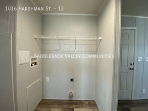 1016 Harshman St in Rawlins, WY - Building Photo - Building Photo