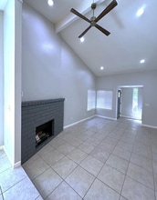 6928 Trovita Way in Citrus Heights, CA - Foto de edificio - Building Photo