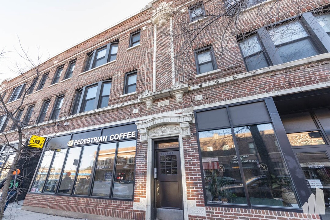 2650 N Milwaukee Ave in Chicago, IL - Foto de edificio