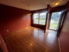 230 S Circlecrest Dr in Louisville, KY - Building Photo - Building Photo