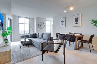 550 14th St S in Arlington, VA - Building Photo