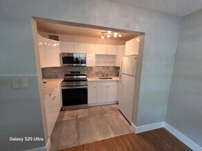 4732 SW 33rd Ave in Fort Lauderdale, FL - Building Photo - Building Photo