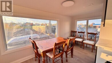 5731 Stanley Ave in Niagara Falls, ON - Building Photo - Building Photo