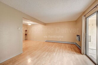 4565 S Lowell Blvd in Denver, CO - Building Photo - Building Photo