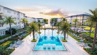 Melina Sarasota in Sarasota, FL - Building Photo