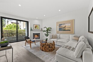 8110 Manitoba St, Unit 106 in Playa Del Rey, CA - Building Photo
