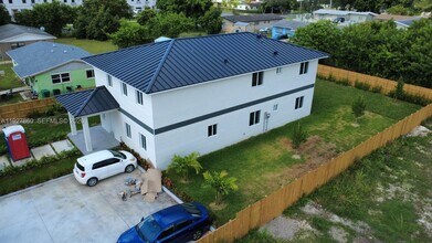 722 NW 6th Ct in Florida City, FL - Building Photo - Building Photo