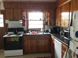 423 Lee St, Unit 423B