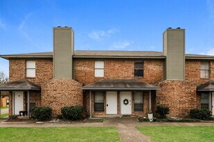 5927 Shadydell Dr in Fort Worth, TX - Building Photo