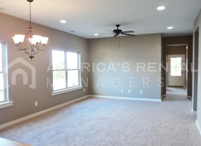 240 Hathaway Ln in Odenville, AL - Building Photo - Building Photo