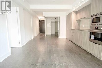 955 Bay St. in Toronto, ON - Building Photo - Building Photo