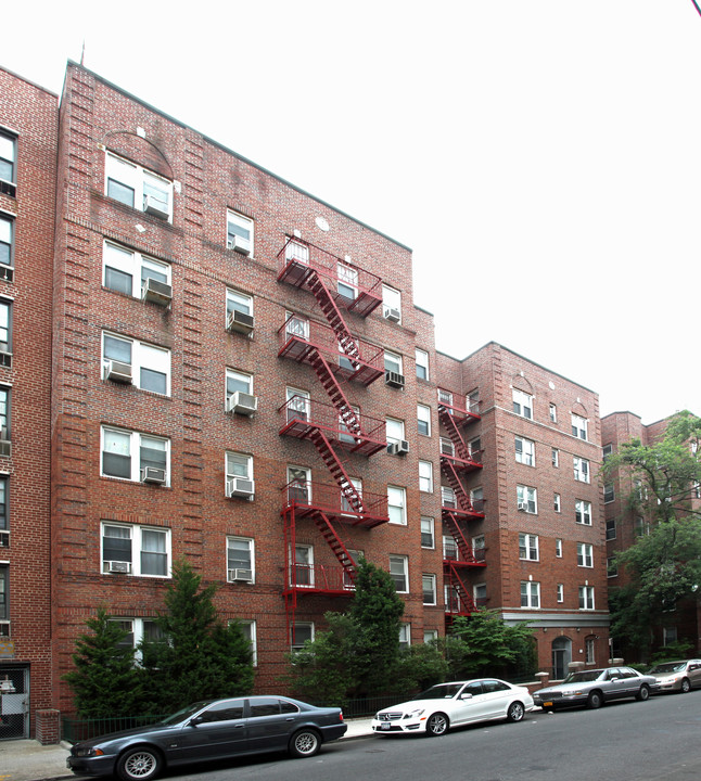 1755 E 13th St in Brooklyn, NY - Foto de edificio