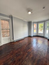 256 Montgomery St-Unit -Unit 1 in Newburgh, NY - Building Photo - Building Photo