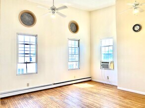 325 Central Ave in Jersey City, NJ - Building Photo - Building Photo