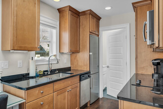 24 Gull Rock Rd in Madison, CT - Foto de edificio - Building Photo