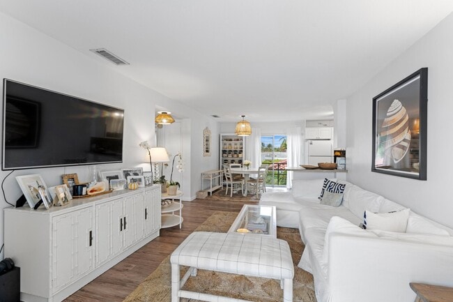 3613 Washington Rd in West Palm Beach, FL - Building Photo - Building Photo