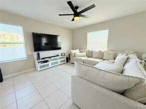10330 Blue Plume Ct in Riverview, FL - Building Photo - Building Photo