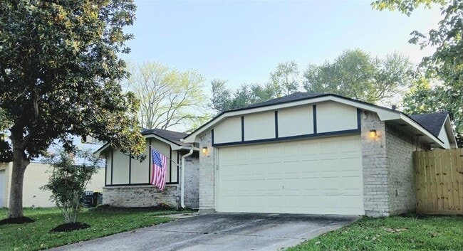 property at 1126 E Brompton Dr