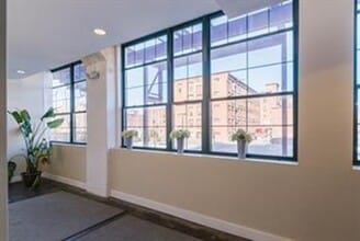 21 Illinois St in Worcester, MA - Building Photo - Building Photo