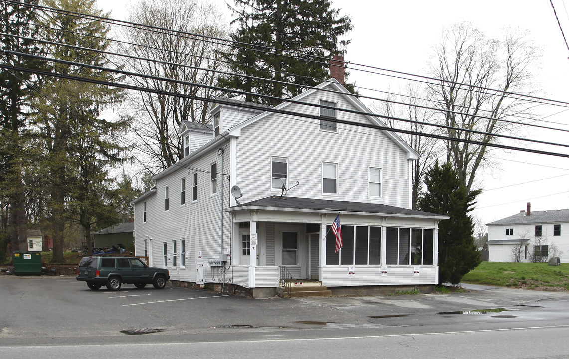 7 N Main St in Derry, NH - Building Photo