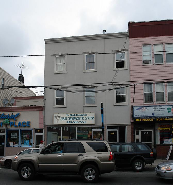 236 Ferry St in Newark, NJ - Building Photo