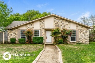7418 Emory Oak Ln in Dallas, TX - Building Photo