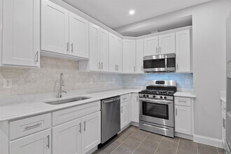 311-315-315 West Side Ave in Jersey City, NJ - Building Photo - Building Photo