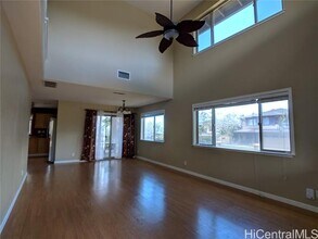 92-1060-1060 Luawainui St in Kapolei, HI - Building Photo - Building Photo