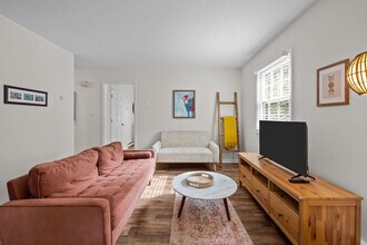 1208 W Murray Ave in Durham, NC - Building Photo - Building Photo