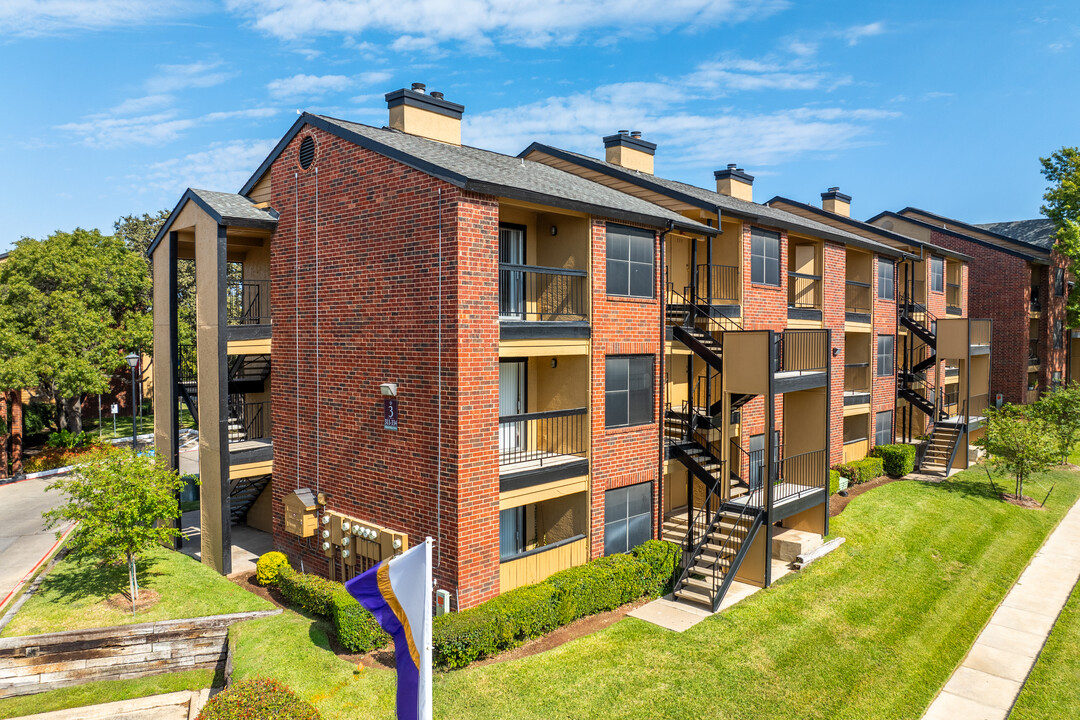 Falcon Ridge in Fort Worth, TX - Building Photo