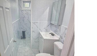 13878 Francis Lewis Blvd, Unit Fl 2 in Rosedale, NY - Building Photo
