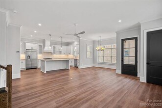 805 Naples Dr, Unit A in Davidson, NC - Building Photo - Building Photo