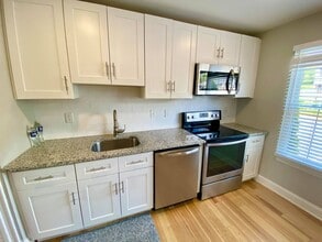 5 Bohn Ct in Rosedale, MD - Building Photo - Building Photo