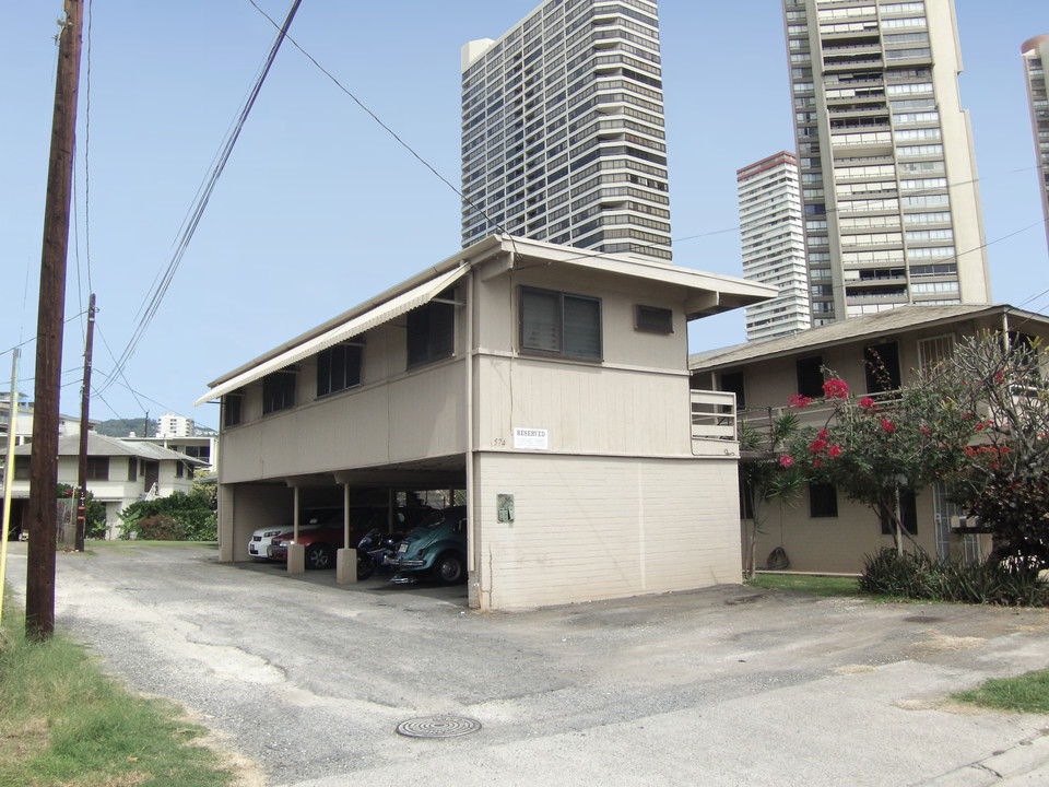 574 Lauiki St in Honolulu, HI - Building Photo