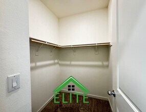 14 Aurum Park Ct in Sacramento, CA - Building Photo - Building Photo